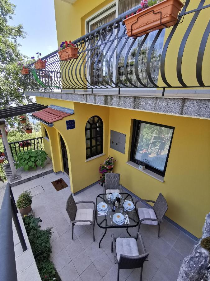 Apartment Delost Laurana Esterno foto